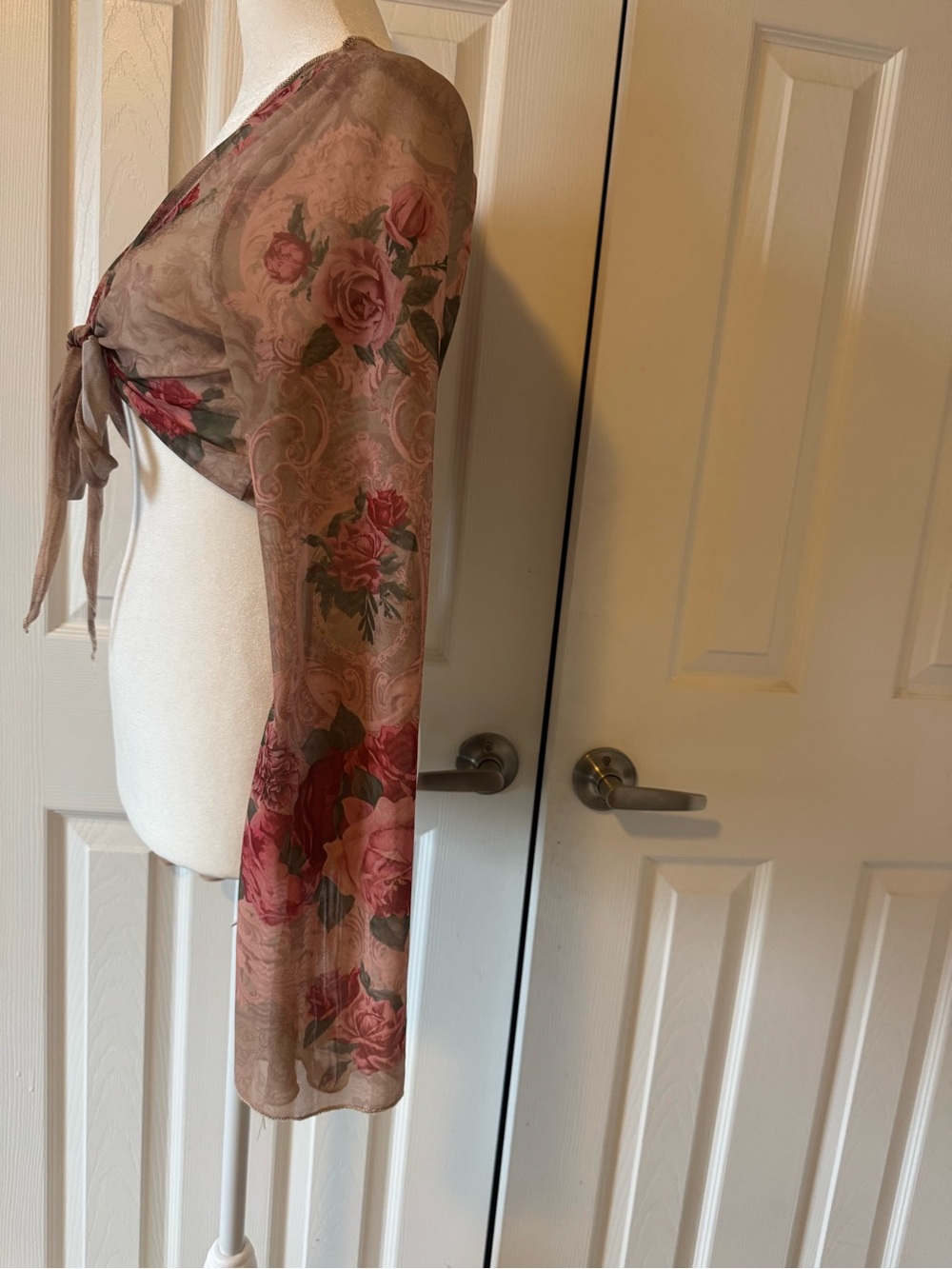 Romwe Floral Print Sheer Mesh Crop Top Tie Front Bell Sleeve Size Medium Y2K - Picture 3 of 5